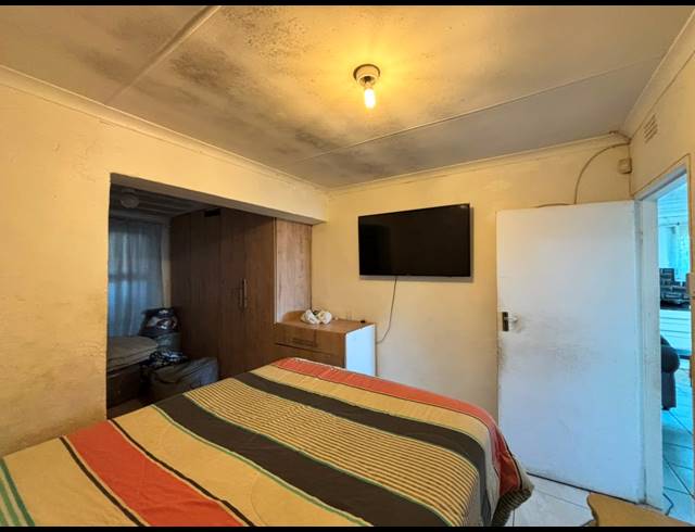 5 BEDROOM HOUSE FOR SALE IN RUSSELS REST